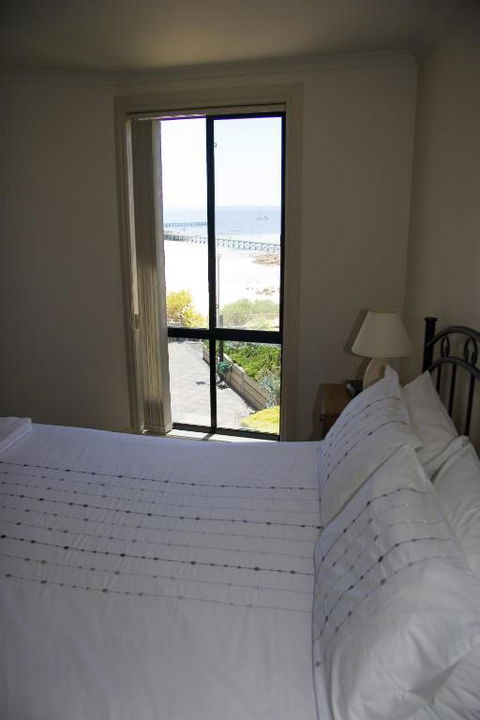 Cliff House Beachfront Villas - New South Wales Tourism  1
