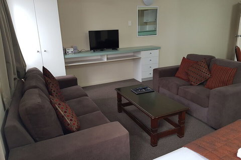 Earls Court Motor Inn - New South Wales Tourism  2