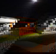 Jacaranda Motel  Holiday Units - New South Wales Tourism 