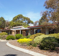 Deakin Geelong Units - New South Wales Tourism 