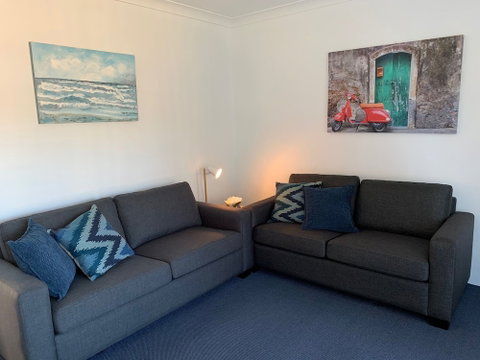 Mollymook Aquarius Apartments - New South Wales Tourism  5