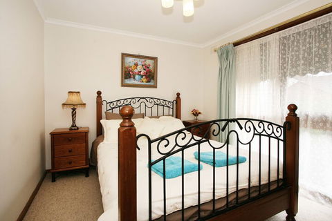 40 Thames Holiday Unit - New South Wales Tourism  1