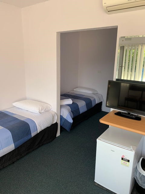 Mt Beauty Motor Inn - New South Wales Tourism  1