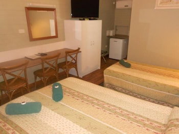 Barcaldine Country Motor Inn - New South Wales Tourism  4