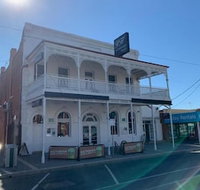 Yarrawonga Hotel