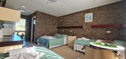 Sussex Inlet Motel - New South Wales Tourism  0