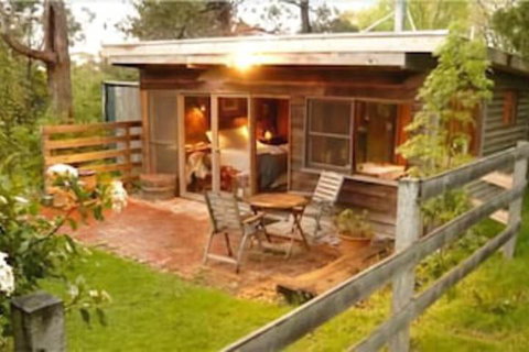 Braeside Mt Macedon Country Retreat & Bed & Breakfast - New South Wales Tourism  1