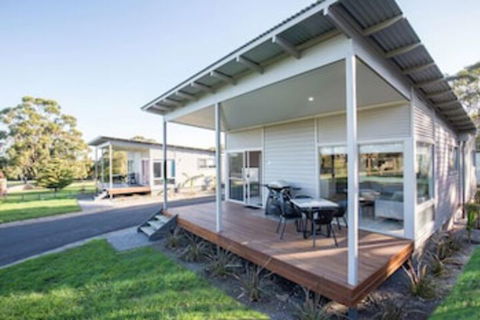 Blue Lake Holiday Park - New South Wales Tourism  0