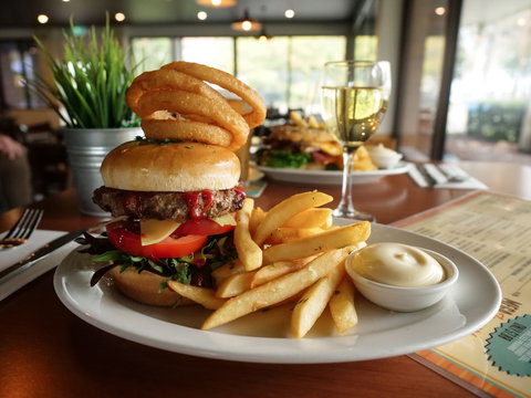 Bribie Island Hotel - New South Wales Tourism  5