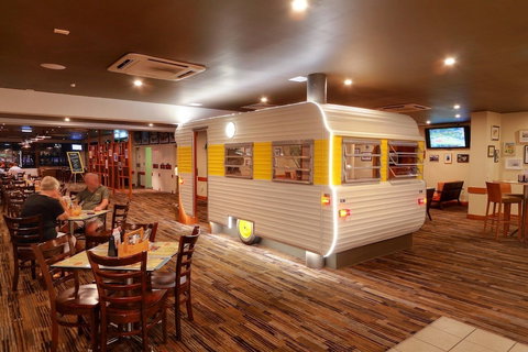 Bribie Island Hotel - New South Wales Tourism  2