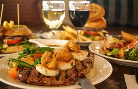 Bribie Island Hotel - New South Wales Tourism  6