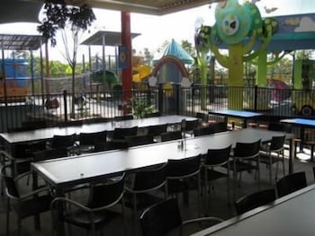 Everton Park Hotel - New South Wales Tourism  4