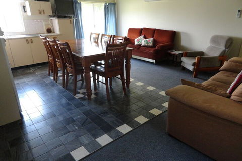 High View Family Cottages - New South Wales Tourism  2