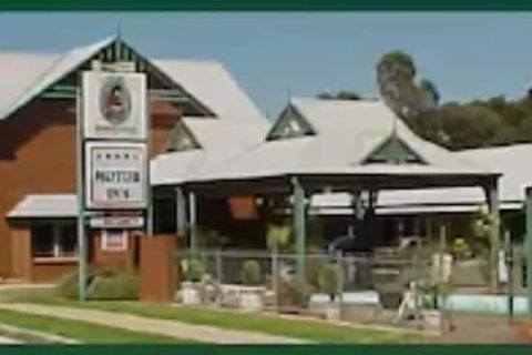 Young Federation Motor Inn - New South Wales Tourism  5