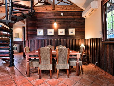 Oak Tree Barn Bridgetown - New South Wales Tourism  1