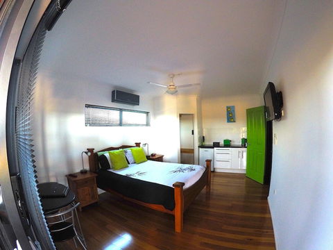 On The Deck @ Shark Bay - New South Wales Tourism  2