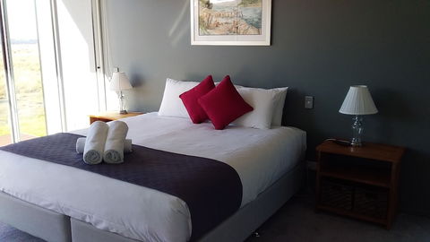 Pelican Point Sanctuary - New South Wales Tourism  2