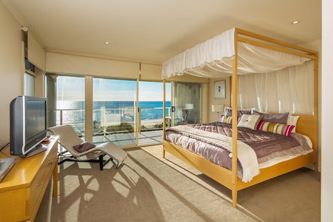 Adelaide Luxury Beach House - New South Wales Tourism  7