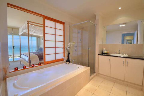 Adelaide Luxury Beach House - New South Wales Tourism  3