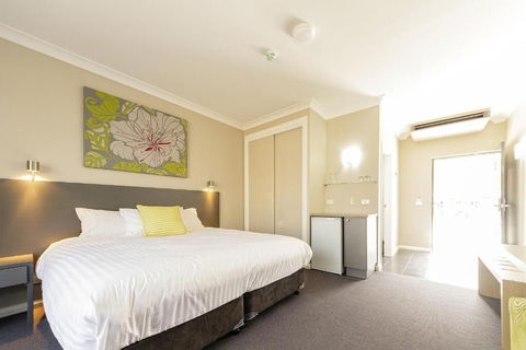 Cowra Services Club Motel - New South Wales Tourism  3