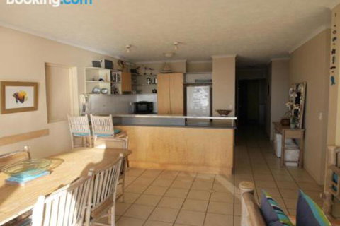 Cylinder Cove 1 - New South Wales Tourism  2