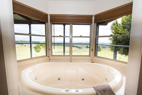 Hillview Cottages - New South Wales Tourism  6