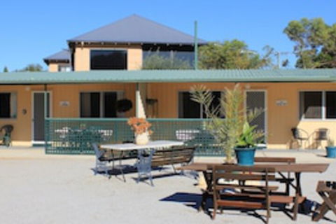 Jurien Beachfront Holiday Units - New South Wales Tourism  0