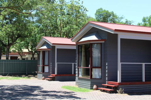 Adelaide Caravan Park - New South Wales Tourism  5