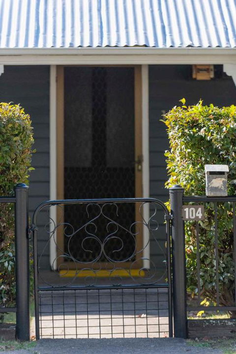 The Grey House - New South Wales Tourism  4