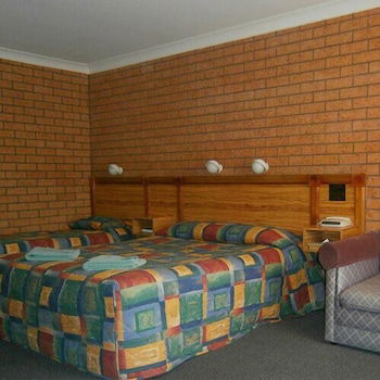 Aaron Inn Motel - New South Wales Tourism  5