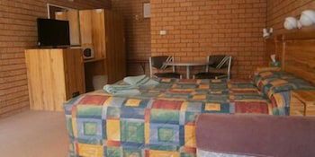 Aaron Inn Motel - New South Wales Tourism  6