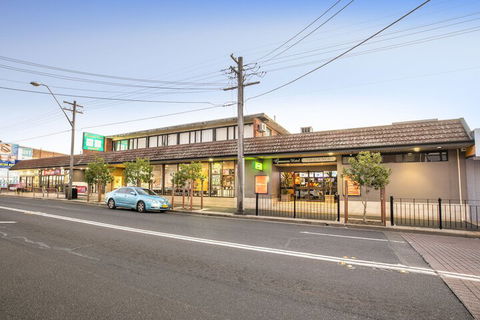Greenacre Hotel - New South Wales Tourism  1