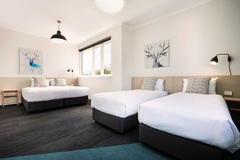 Greenacre Hotel - New South Wales Tourism  4