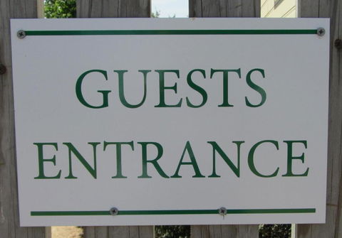 Elm Trees Accommodation At Ross - New South Wales Tourism  4