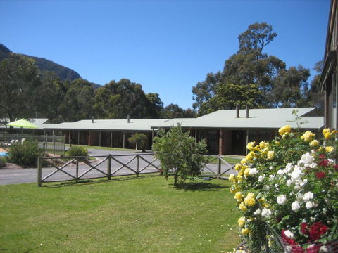 Halls Gap Log Cabins - New South Wales Tourism  3