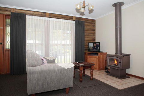 Halls Gap Log Cabins - New South Wales Tourism  2