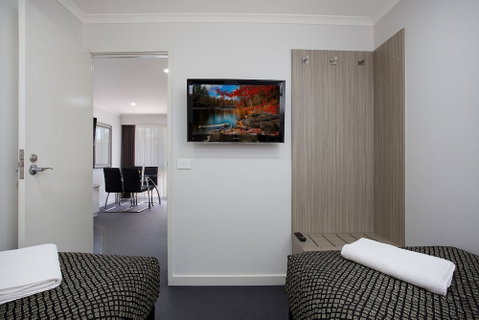 Hamilton Lonsdale Motel - New South Wales Tourism  5