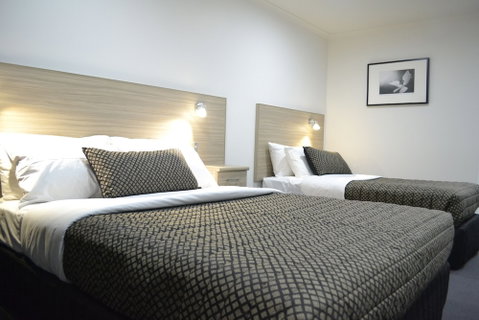Hamilton Lonsdale Motel - New South Wales Tourism  4