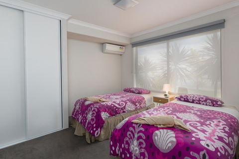 Rainbow Dream House PERTH Holiday Home - New South Wales Tourism  5