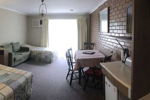 Cardigan Lodge Motel - New South Wales Tourism  5