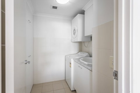 Nautilus By Rockingham Apartments - New South Wales Tourism  2