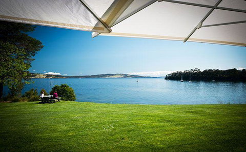 Peppermint Bay - Bar, Dining And Terrace - New South Wales Tourism  7