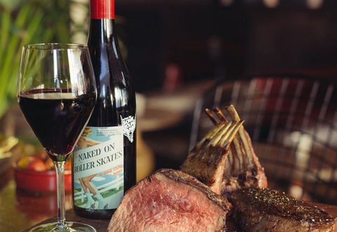 Rhonda's Bar - New South Wales Tourism  9