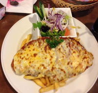 Lazy Moe's - New South Wales Tourism 