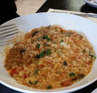 2 Stranieri - New South Wales Tourism 