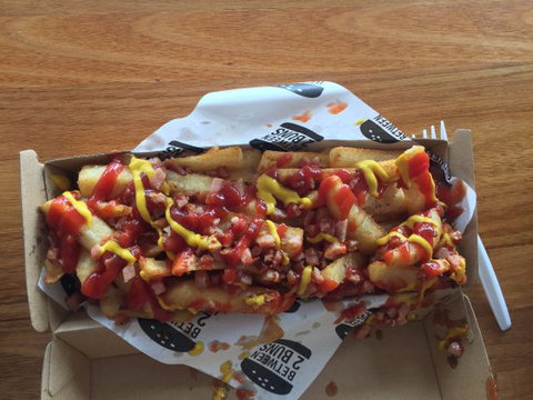 Between 2 Buns - New South Wales Tourism  0