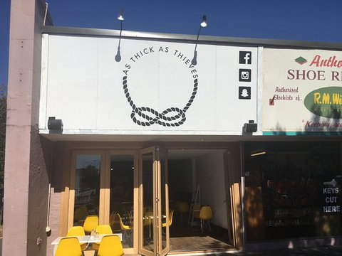 As Thick As Thieves - New South Wales Tourism  0