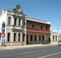 Mitchell River Tavern - New South Wales Tourism 