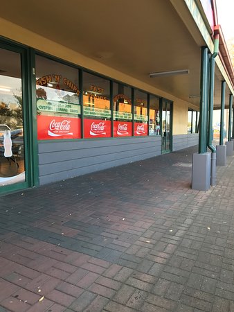 Michael's Golden Hen - New South Wales Tourism  0