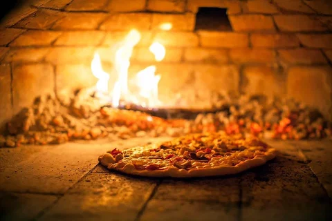 Carlei Estate Cellar Door & Wood Fired Pizzeria - New South Wales Tourism  2